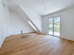 Titelbild - Bezugsbereit! Modernes Wohnen mit Altbauflair – Dachgeschoß mit Terrasse und Raumhöhen bis 3,60 m – Top 6 (Top 5)