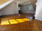 Bild - Penthouse mit Grün-Weitblick in wunderschöner Altbauvilla
