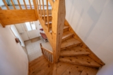 Originale Holztreppe - Detached house in Gießhübl
