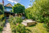 Zierbecken im Garten - Detached house in Gießhübl